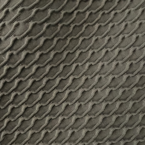 Booty by Brabants Croco Skin Cropped Legging, one size fits most, in Luna (grey) - Picture 3 of 6